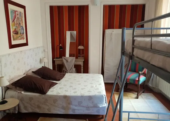 Oda ve Kahvaltı La Maison Bleue De 3*