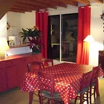 La Maison Bleue De Nocleg ze śniadaniem 3*