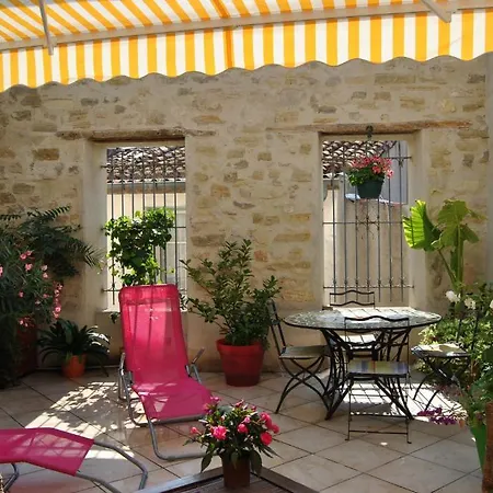 La Maison Bleue De Nocleg ze śniadaniem 3*